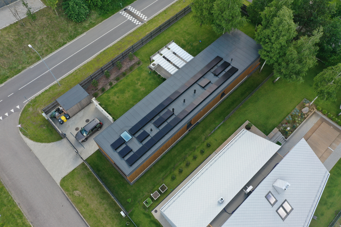 Saulės elektrinė ant plokščio stogo - Volintaenergy